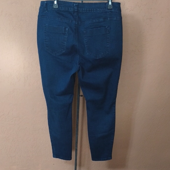 Forever 21+ Women's Dark Blue Ripped Skinny Jeans Size 14 - Picture 6 of 7